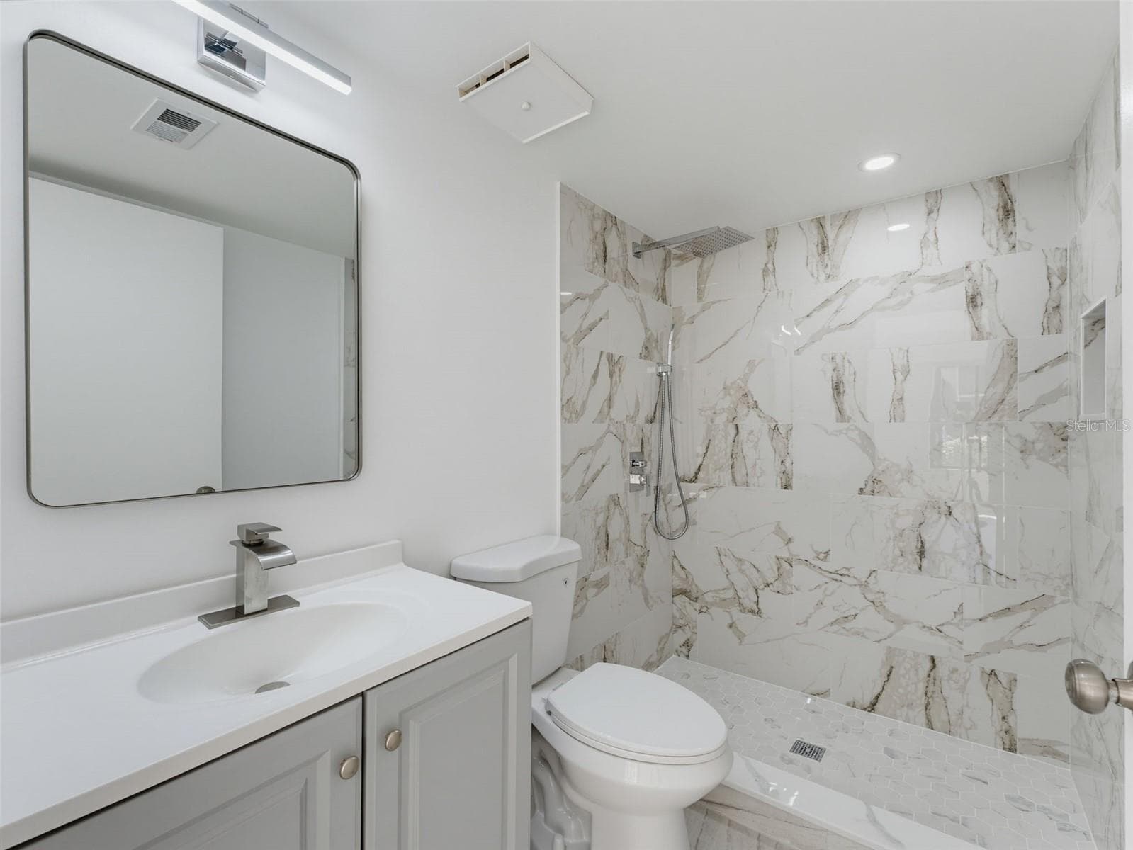 Condominium at 1261 PINE RIDGE CIR W #D1, TARPON SPRINGS, photo 12 of 26