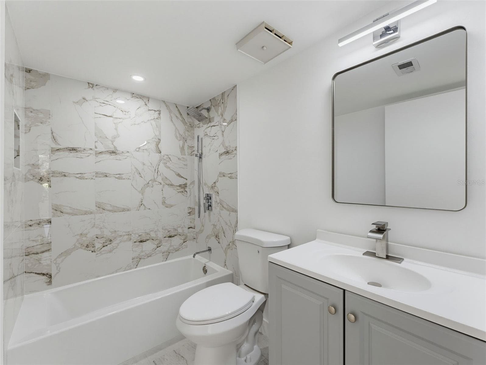 Condominium at 1261 PINE RIDGE CIR W #D1, TARPON SPRINGS, photo 18 of 26
