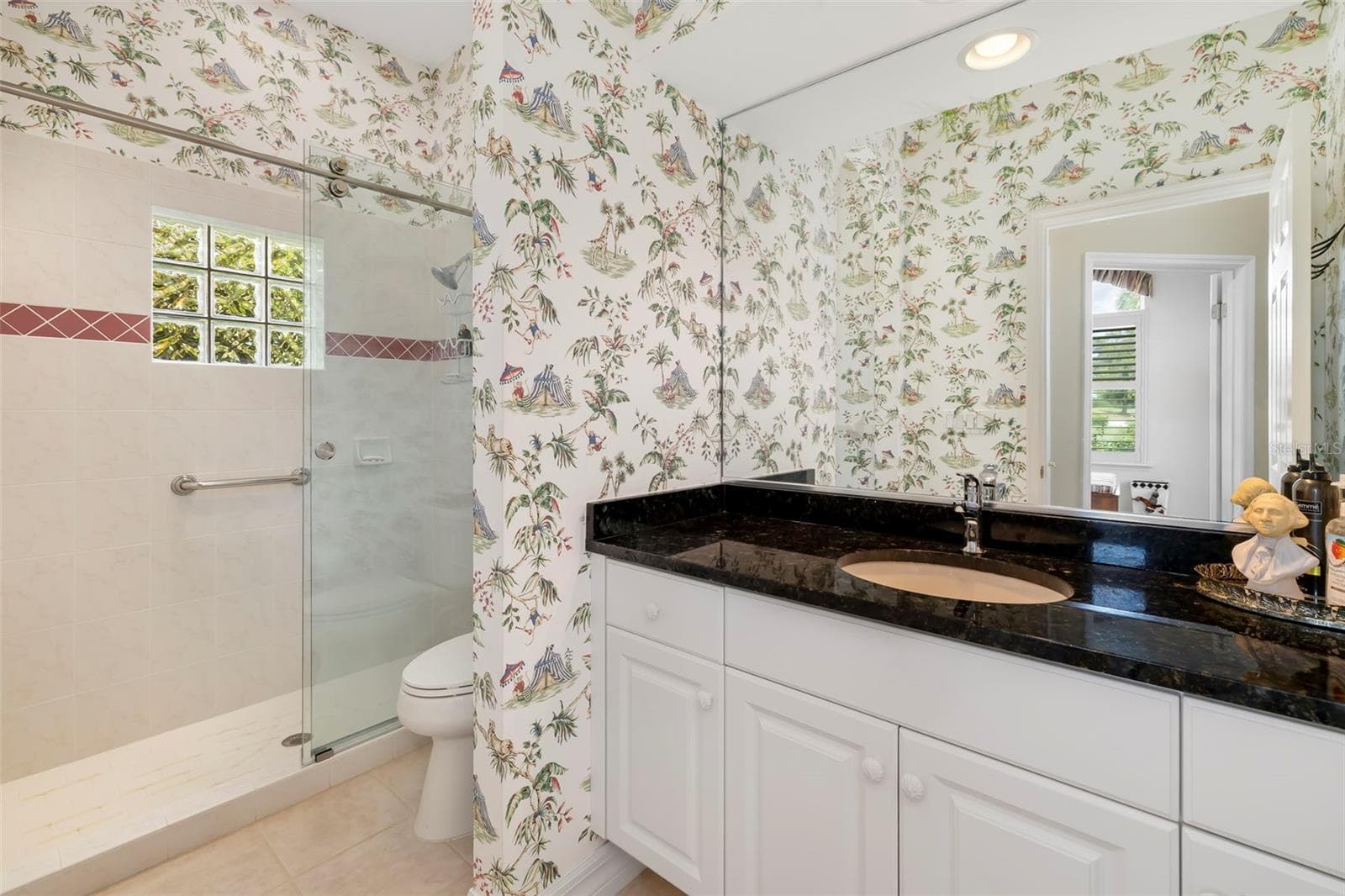 3rd Bath leads to pool - 2528 TOM MORRIS DR, SARASOTA