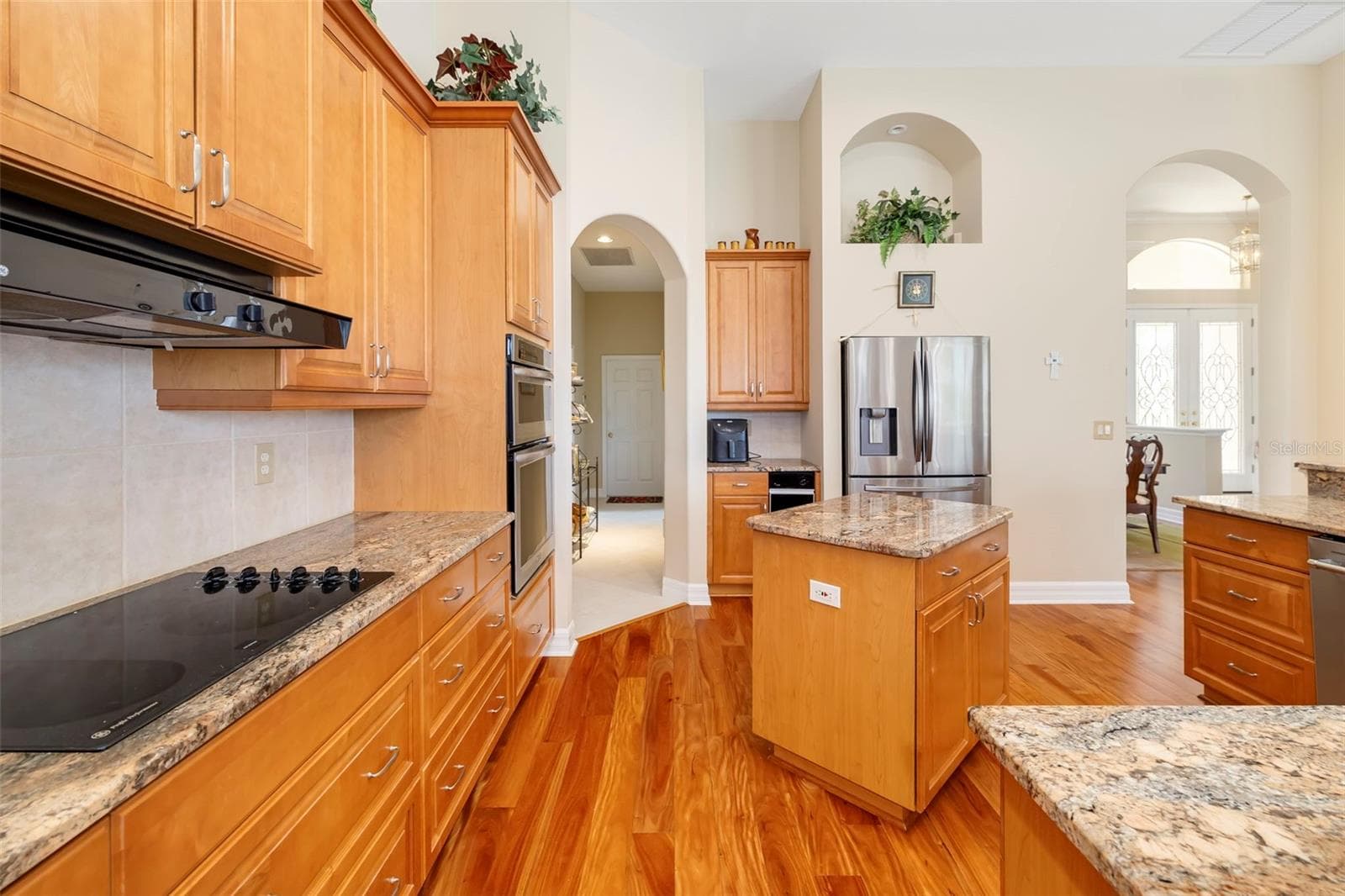 Plenty of cabinetry - 2528 TOM MORRIS DR, SARASOTA