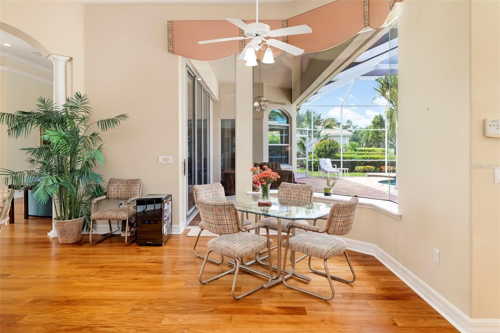 Sliders open to lanai - 2528 TOM MORRIS DR, SARASOTA