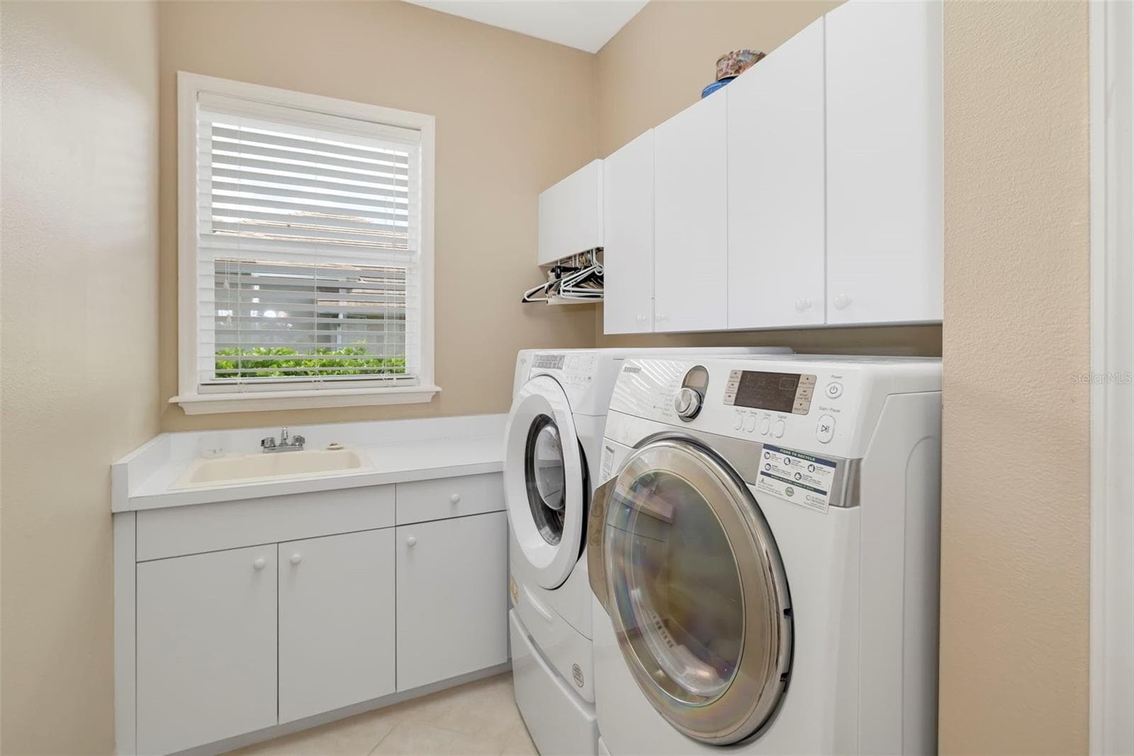 Full-size washer/dryer with sink - 2528 TOM MORRIS DR, SARASOTA