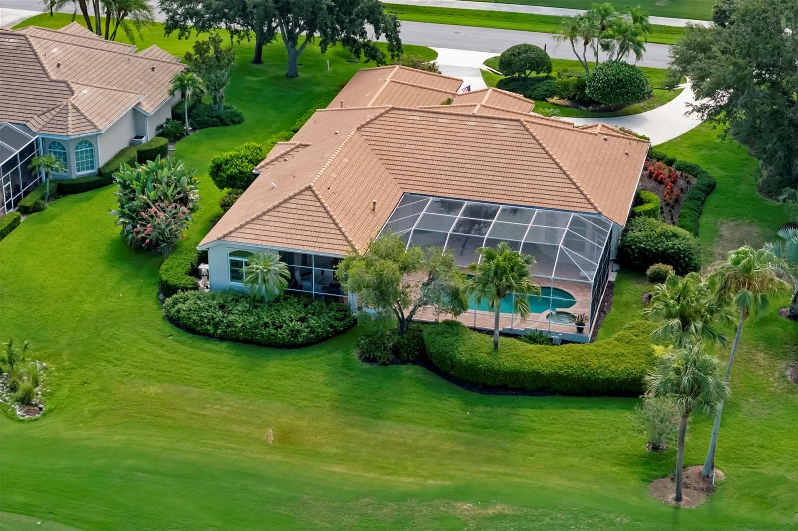 Privacy on 8th fairway of Player course - 2528 TOM MORRIS DR, SARASOTA