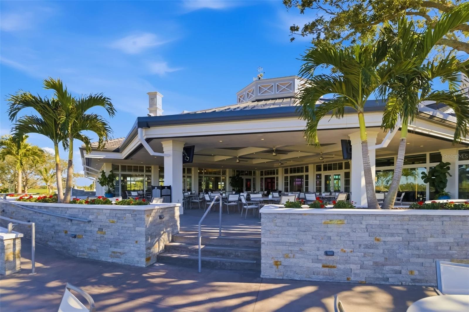 Outdoor dining - 2528 TOM MORRIS DR, SARASOTA