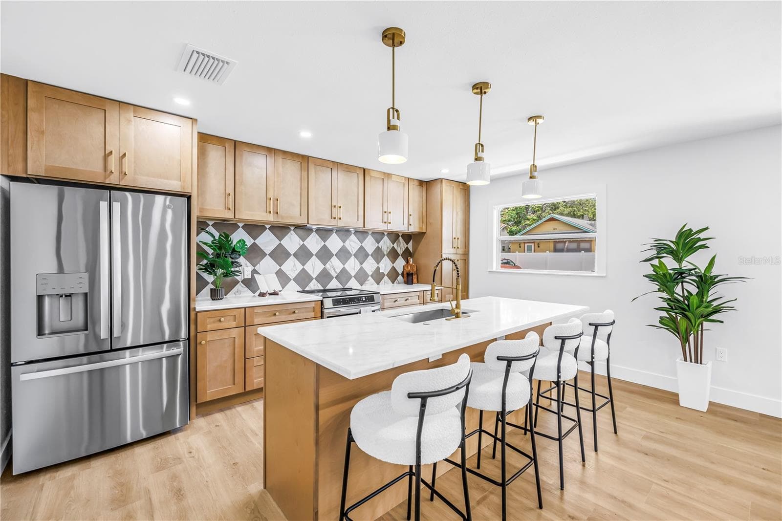 Single Family Residence at 1221 36TH TER N, ST PETERSBURG, photo 5 of 43