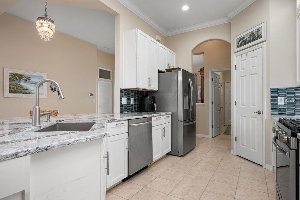 Single Family Residence at 264 DAHLIA CT, BRADENTON, photo 8 of 60