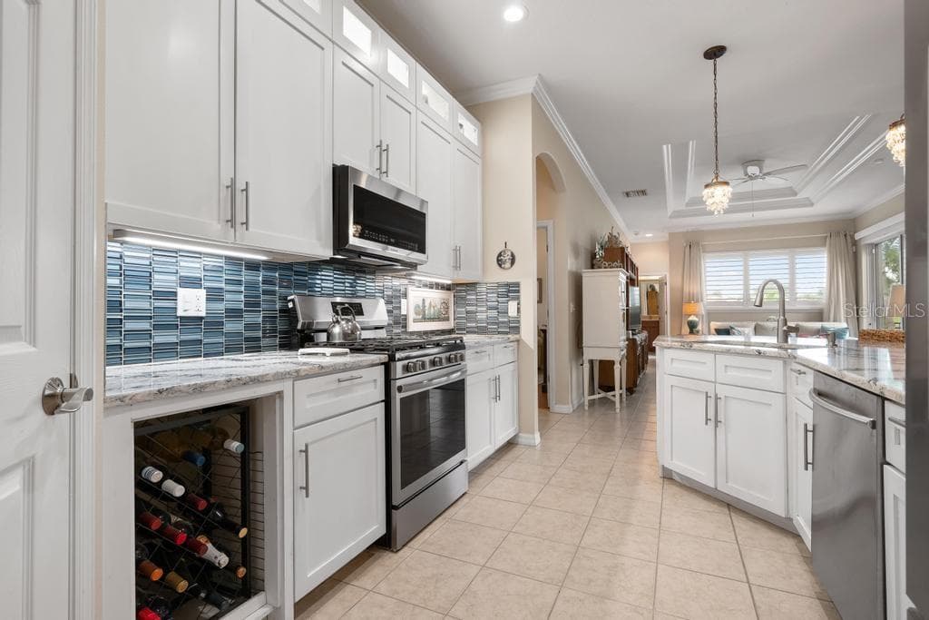 Single Family Residence at 264 DAHLIA CT, BRADENTON, photo 14 of 60