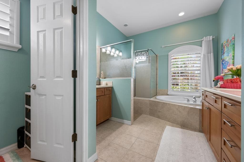 Single Family Residence at 264 DAHLIA CT, BRADENTON, photo 32 of 60