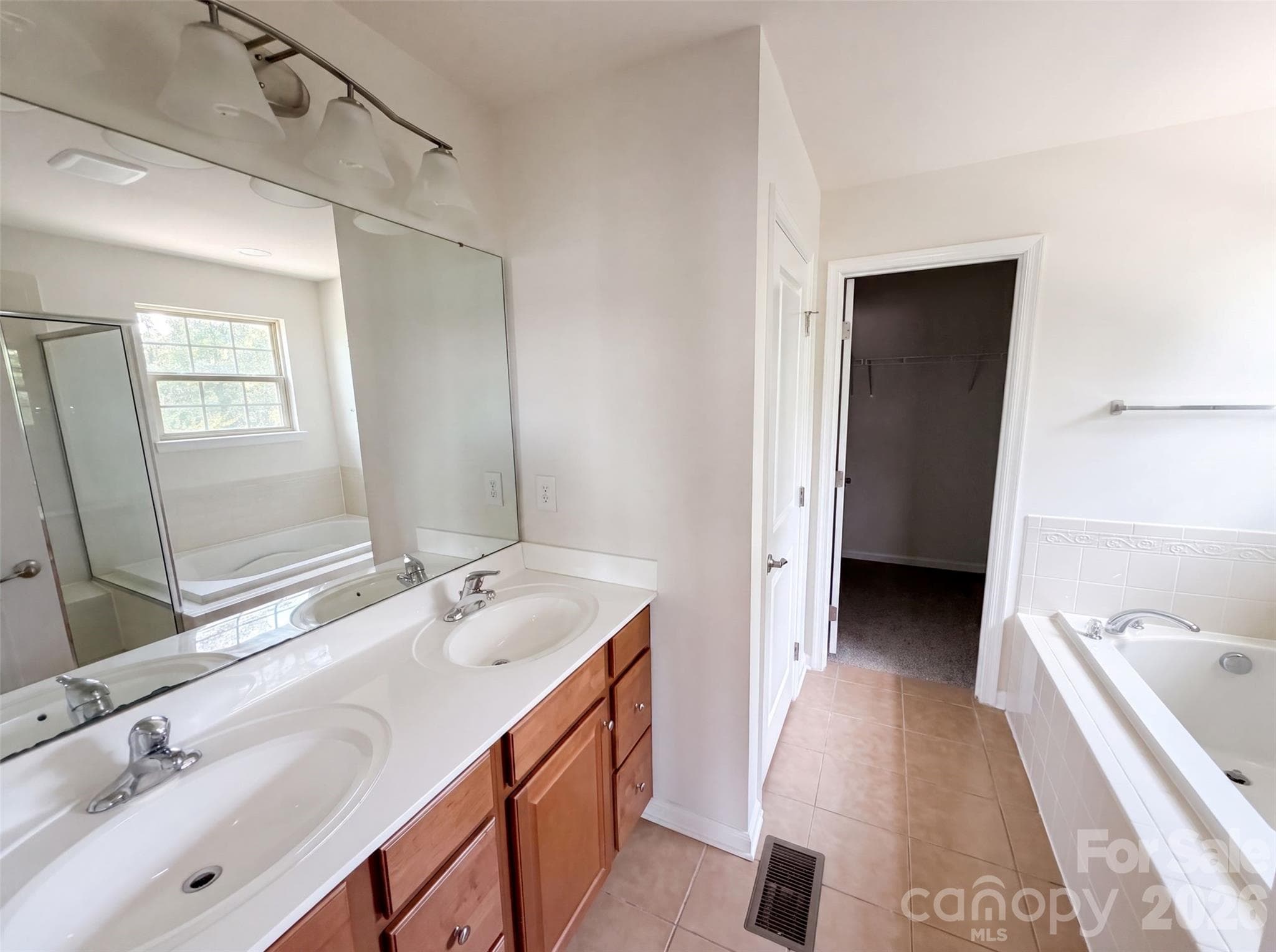 Single Family Residence at 2275 Stone Pile Drive SW, Concord, photo 9 of 42