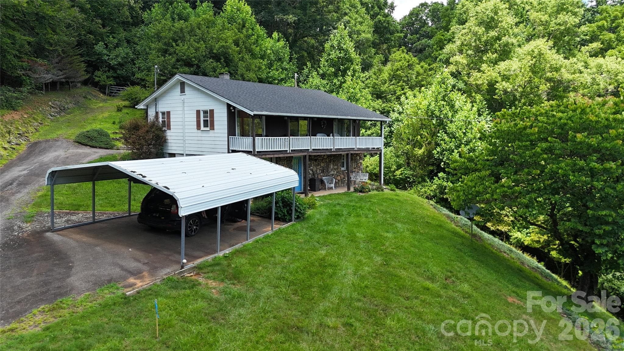 Single Family Residence at 707 Lickskillet Road, Burnsville, photo 2 of 83