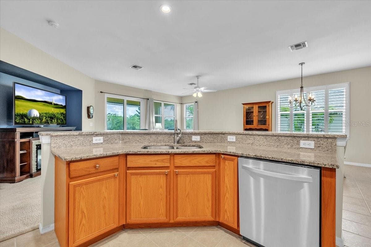 Single Family Residence at 12933 SW PEMBROKE CIR S, LAKE SUZY, photo 16 of 47