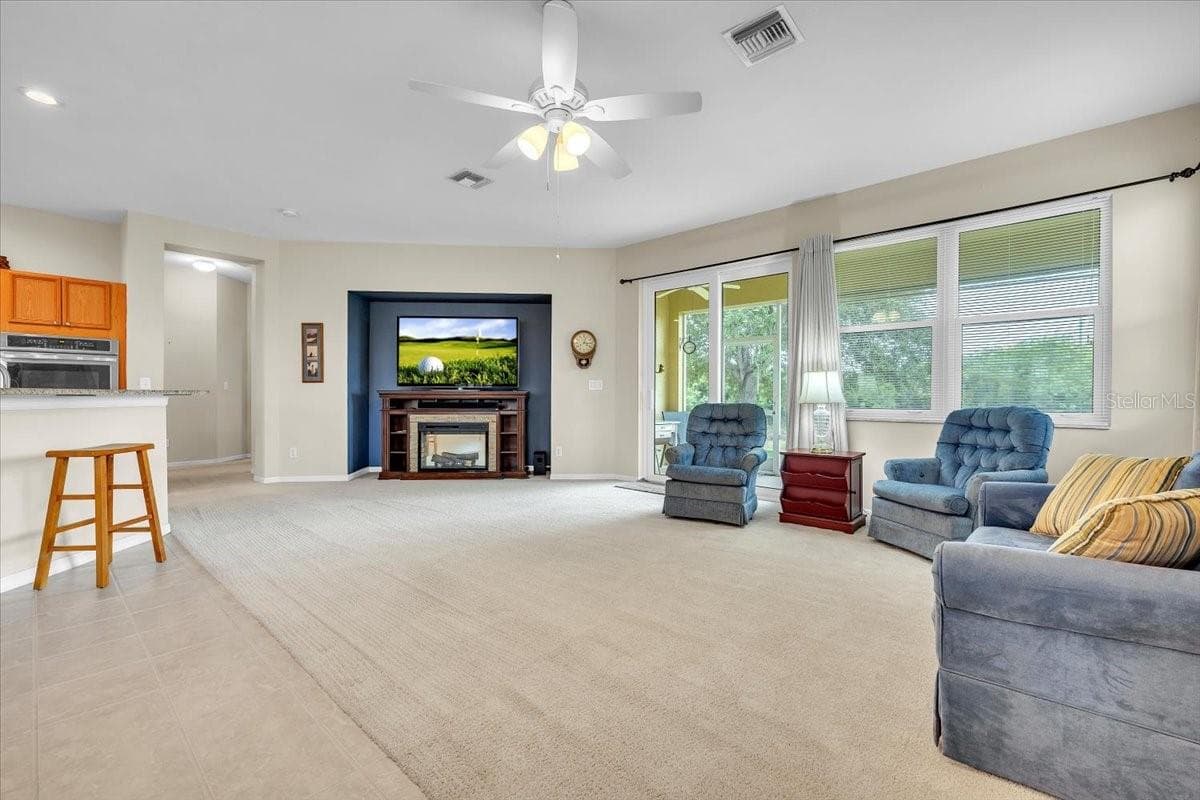 Single Family Residence at 12933 SW PEMBROKE CIR S, LAKE SUZY, photo 18 of 47