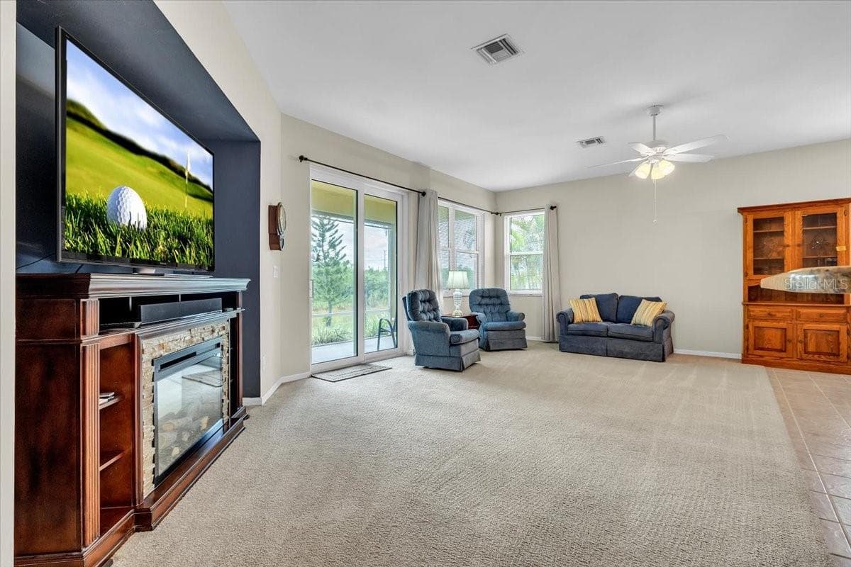 Single Family Residence at 12933 SW PEMBROKE CIR S, LAKE SUZY, photo 20 of 47
