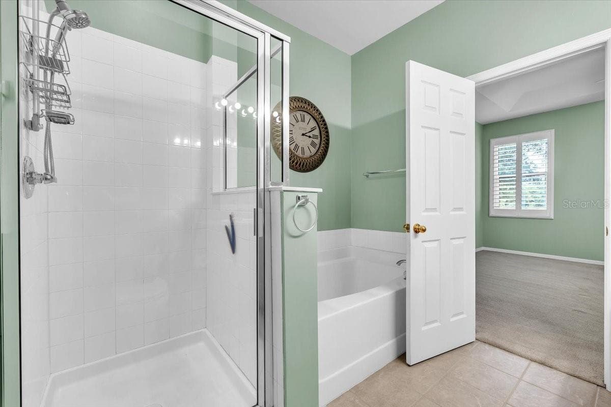 Single Family Residence at 12933 SW PEMBROKE CIR S, LAKE SUZY, photo 25 of 47