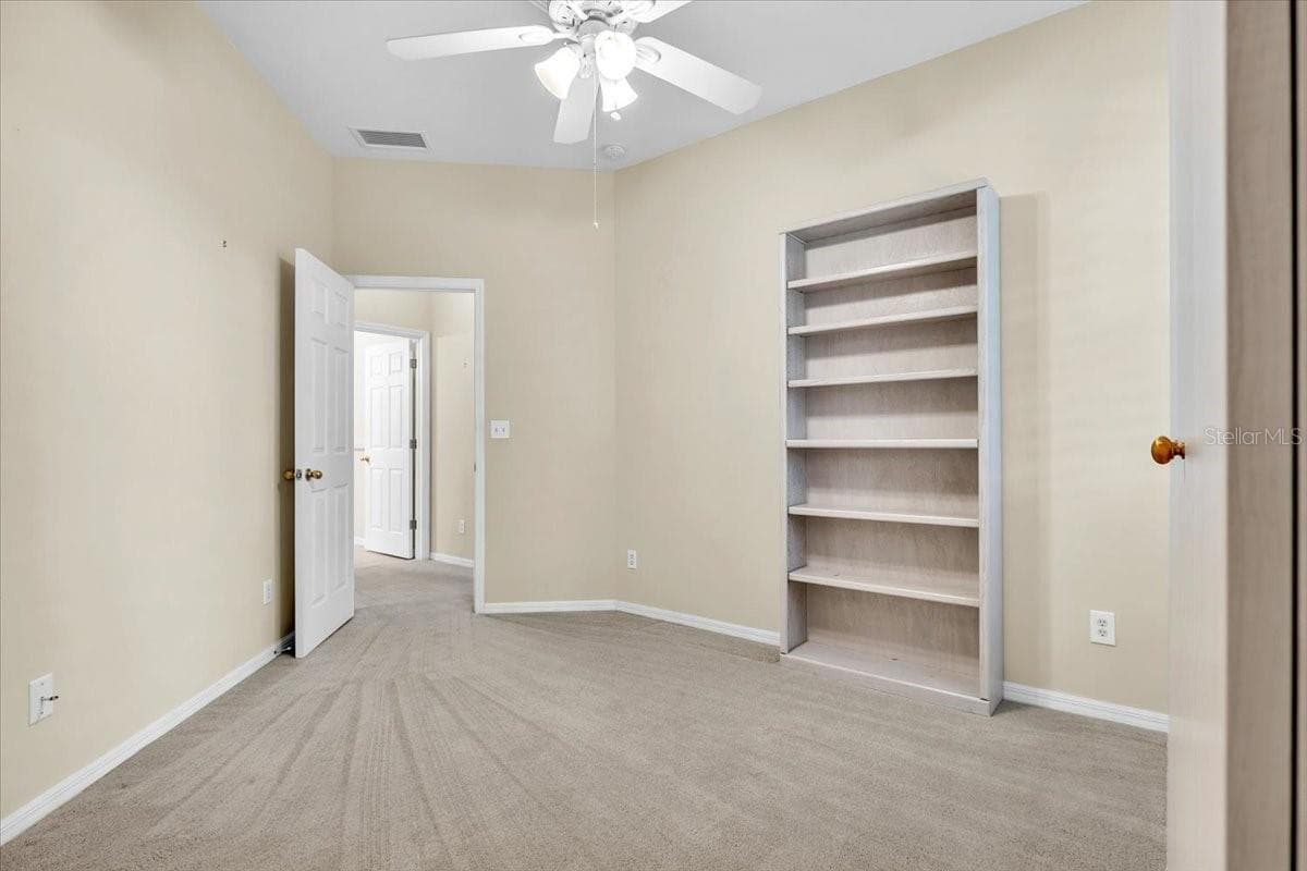 Single Family Residence at 12933 SW PEMBROKE CIR S, LAKE SUZY, photo 27 of 47