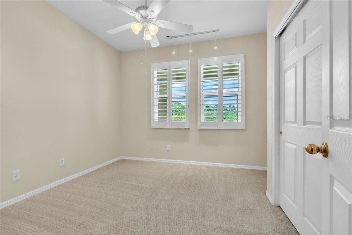 Single Family Residence at 12933 SW PEMBROKE CIR S, LAKE SUZY, photo 32 of 47