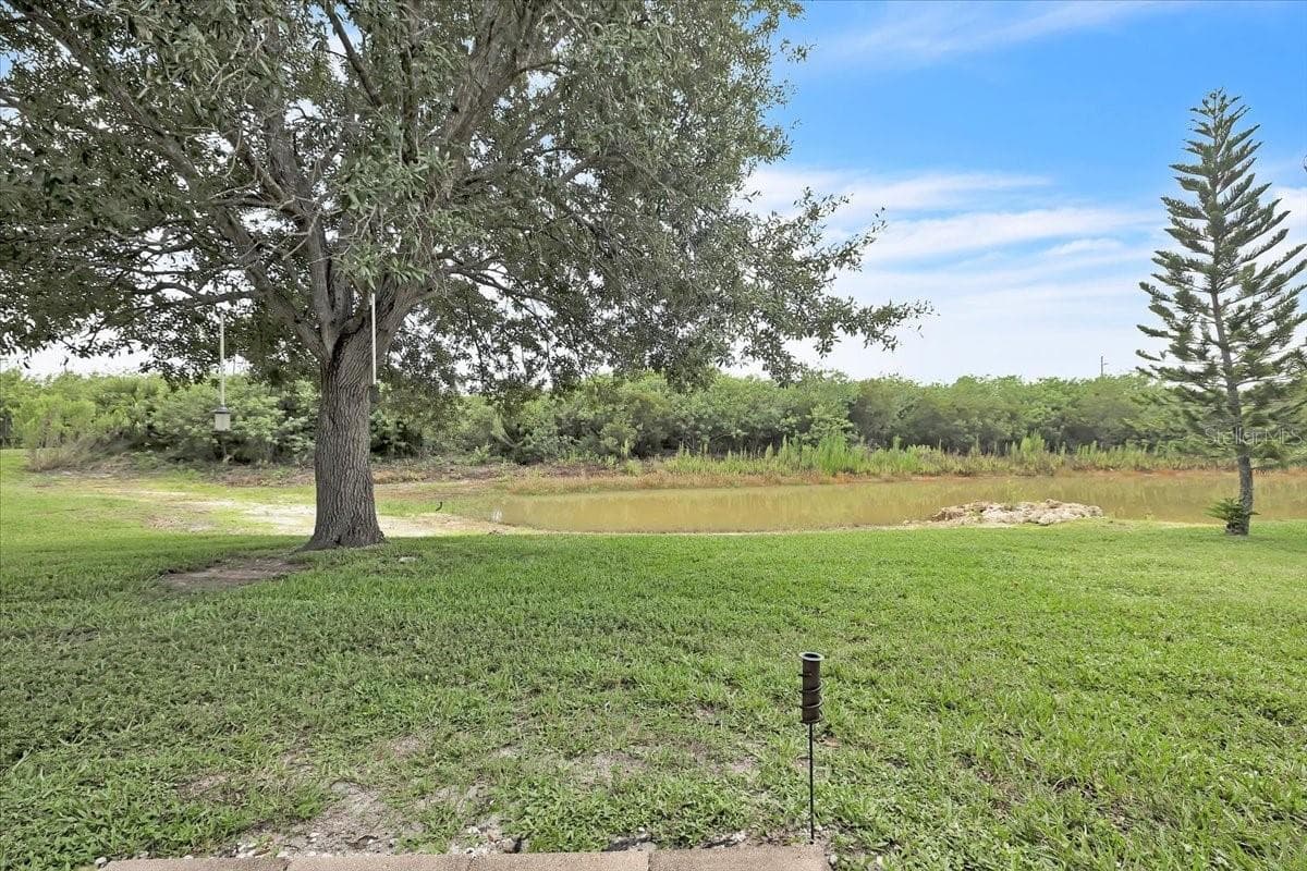 Single Family Residence at 12933 SW PEMBROKE CIR S, LAKE SUZY, photo 40 of 47