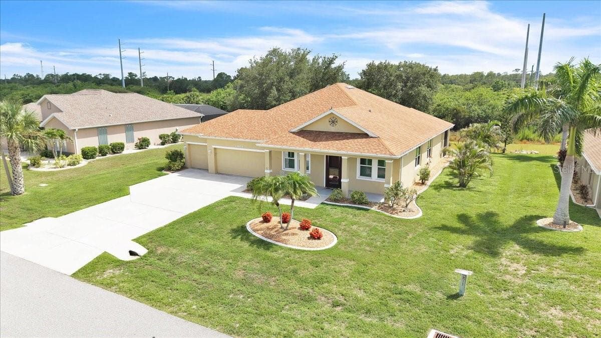 Single Family Residence at 12933 SW PEMBROKE CIR S, LAKE SUZY, photo 41 of 47