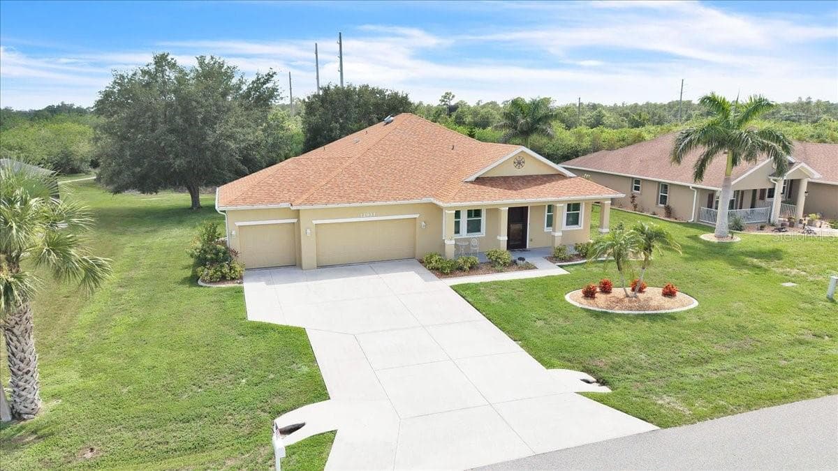 Single Family Residence at 12933 SW PEMBROKE CIR S, LAKE SUZY, photo 42 of 47