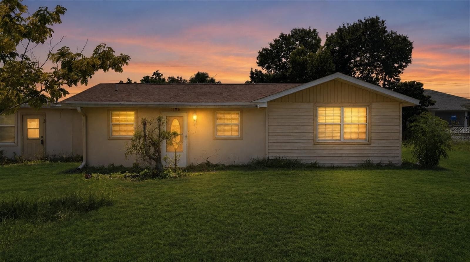 Triplex at 200 ORDUNA DR, NORTH PORT, photo 4 of 38