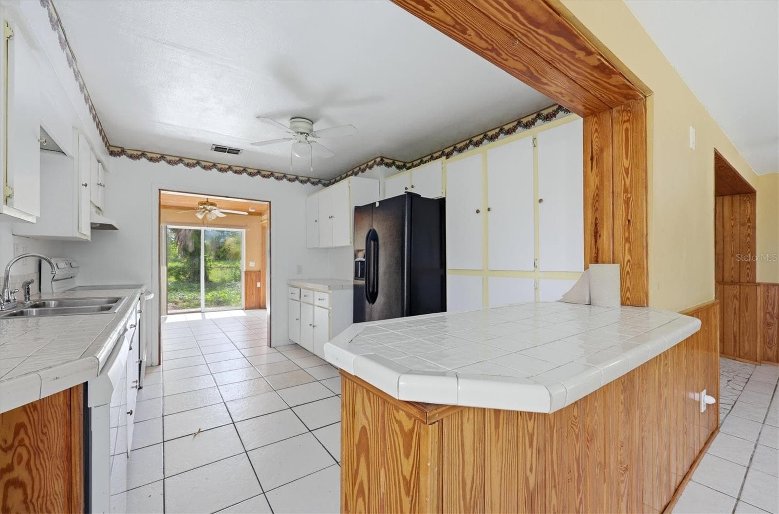 Triplex at 200 ORDUNA DR, NORTH PORT, photo 21 of 38