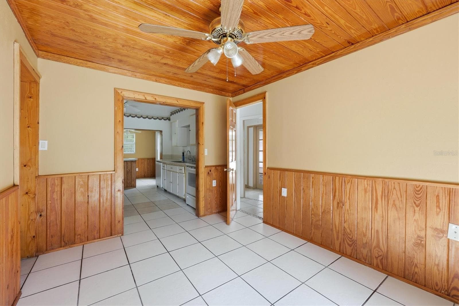 Triplex at 200 ORDUNA DR, NORTH PORT, photo 25 of 38