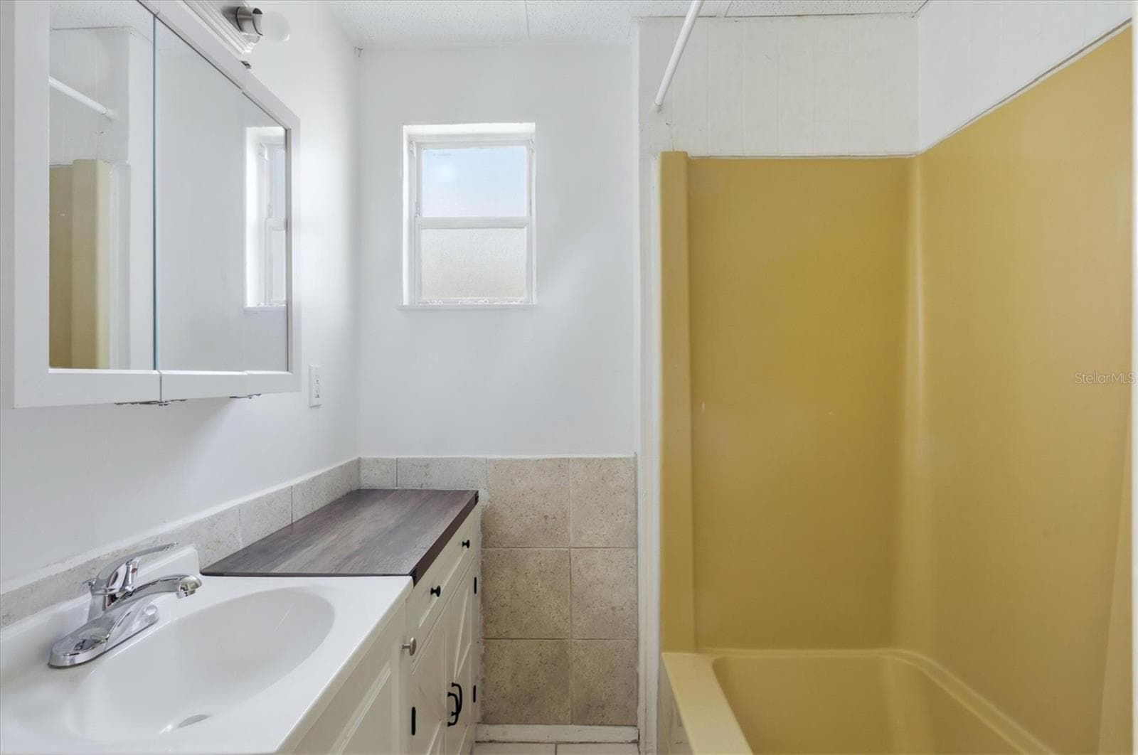 Triplex at 200 ORDUNA DR, NORTH PORT, photo 31 of 38