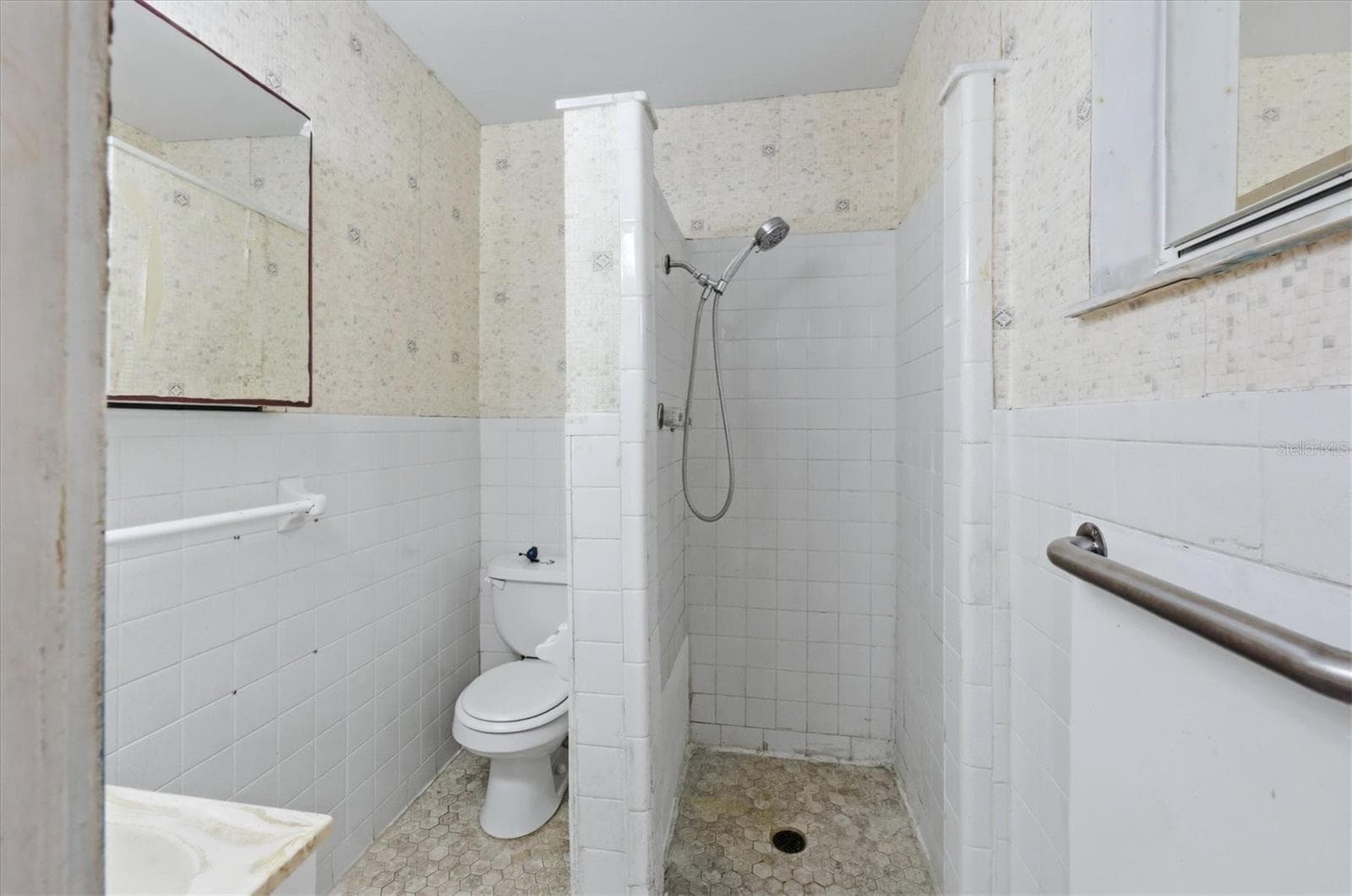 Triplex at 200 ORDUNA DR, NORTH PORT, photo 32 of 38