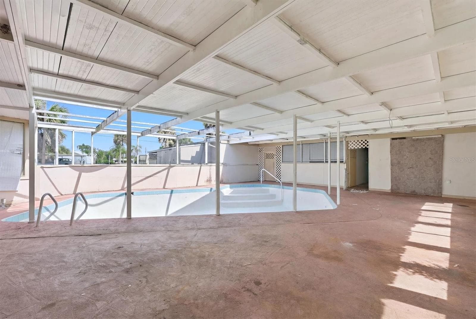 Triplex at 200 ORDUNA DR, NORTH PORT, photo 36 of 38