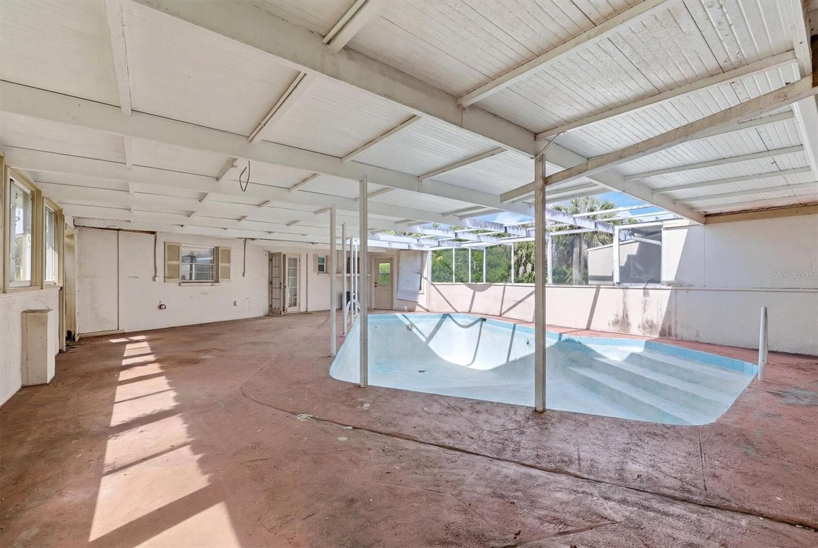 Triplex at 200 ORDUNA DR, NORTH PORT, photo 37 of 38