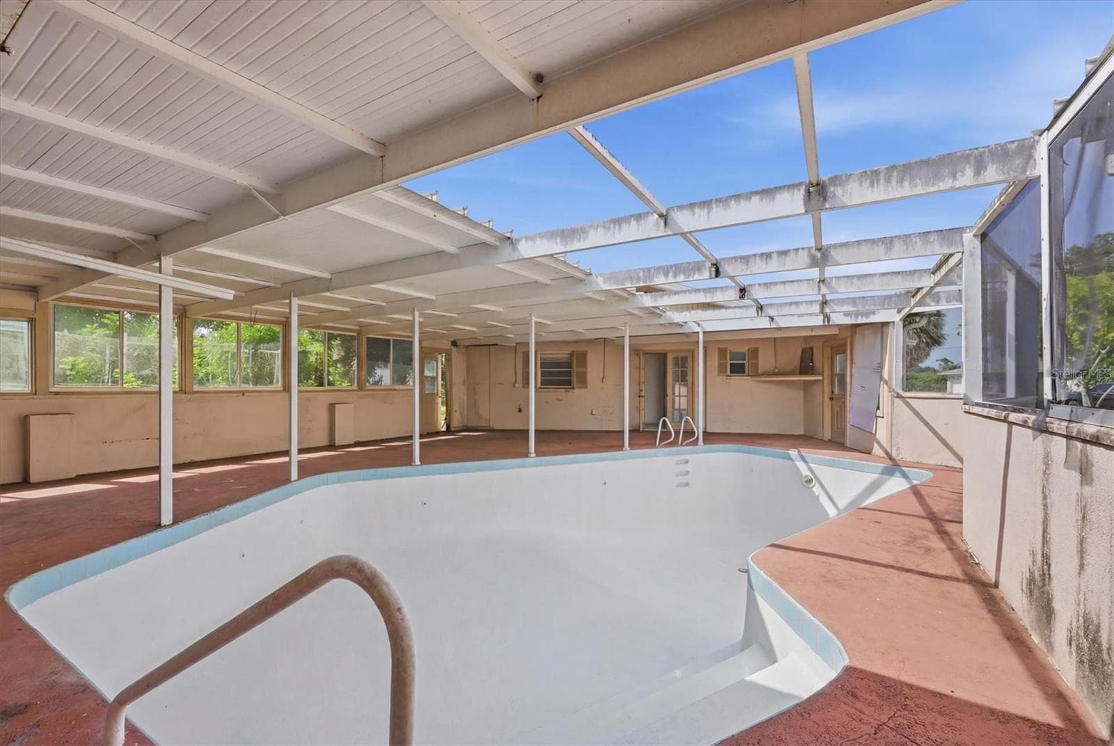 Triplex at 200 ORDUNA DR, NORTH PORT, photo 3 of 38