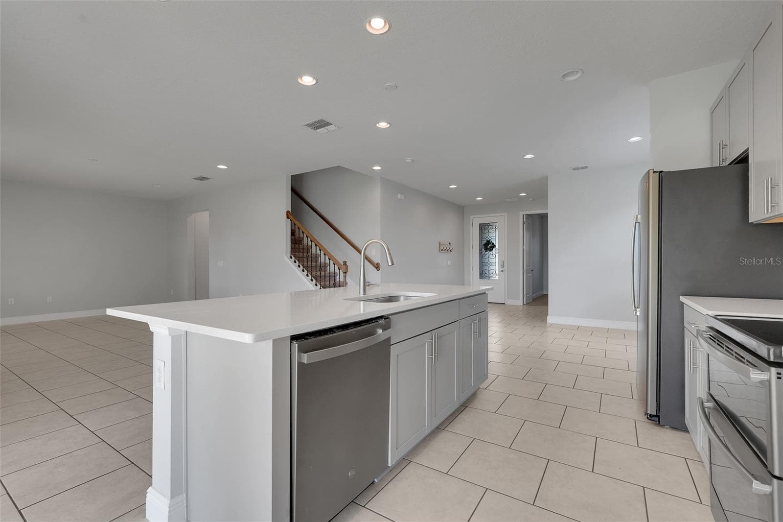 Single Family Residence at 1230 STRATTON AVE, GROVELAND, photo 10 of 49