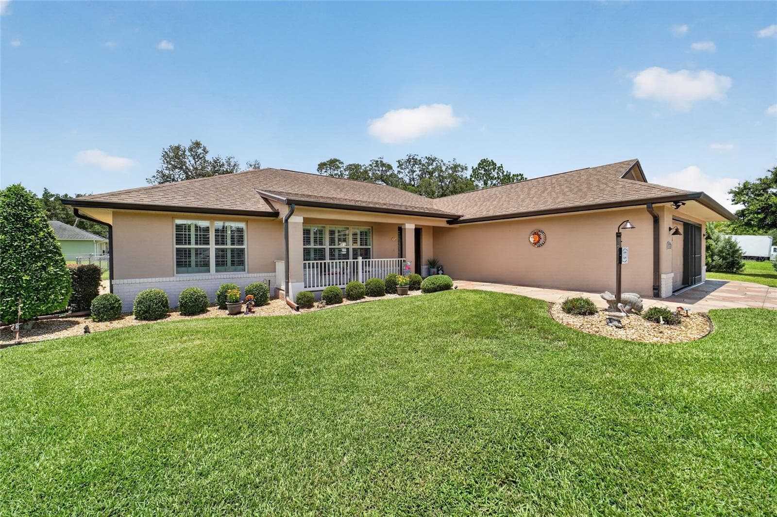 Side view of front - 16364 SE 89TH TER, SUMMERFIELD
