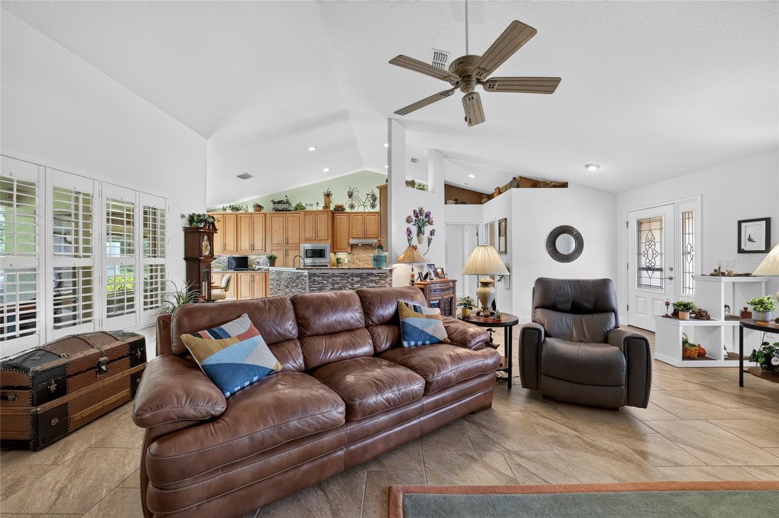 Living room - 16364 SE 89TH TER, SUMMERFIELD