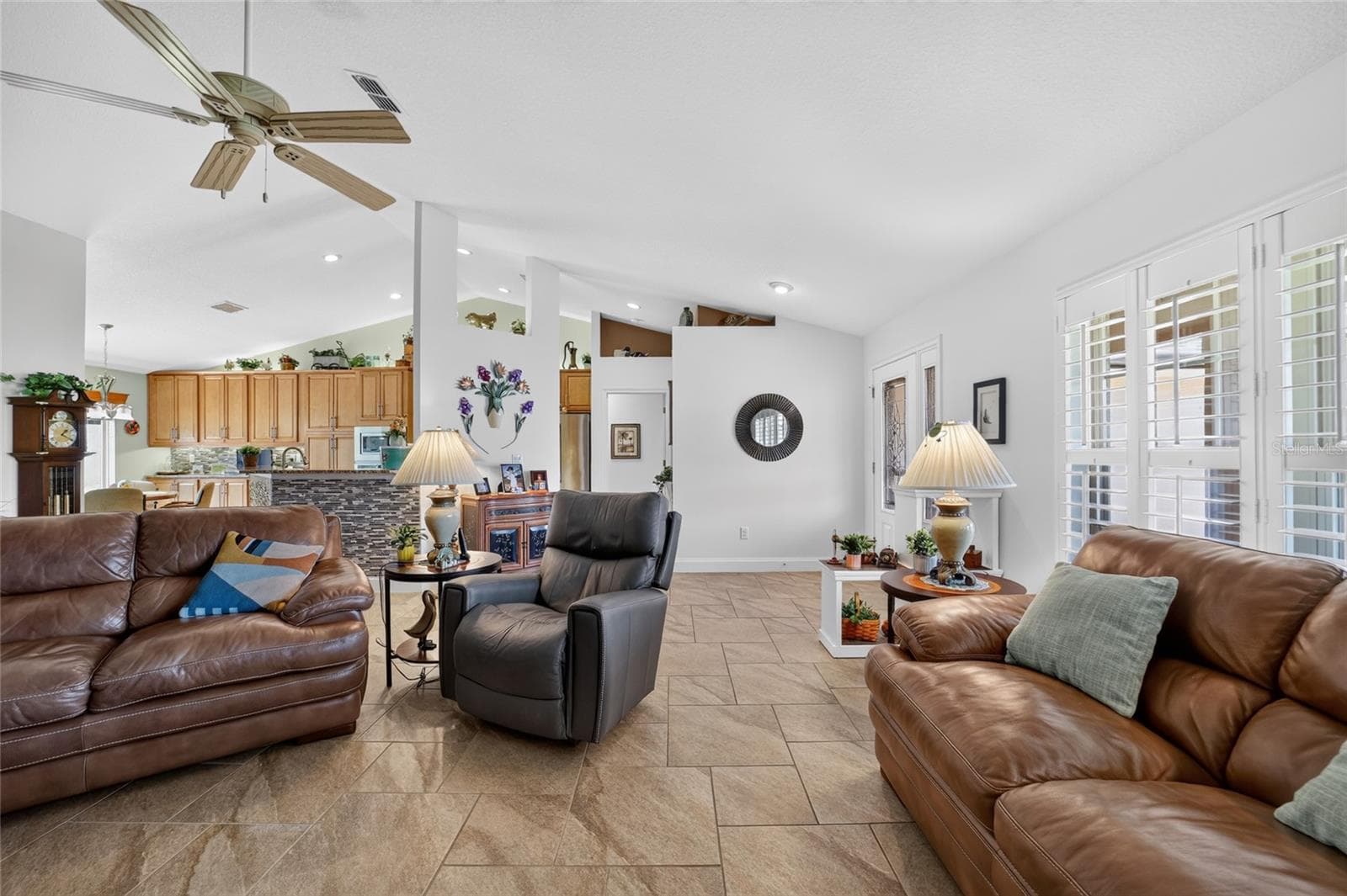 Living room - 16364 SE 89TH TER, SUMMERFIELD
