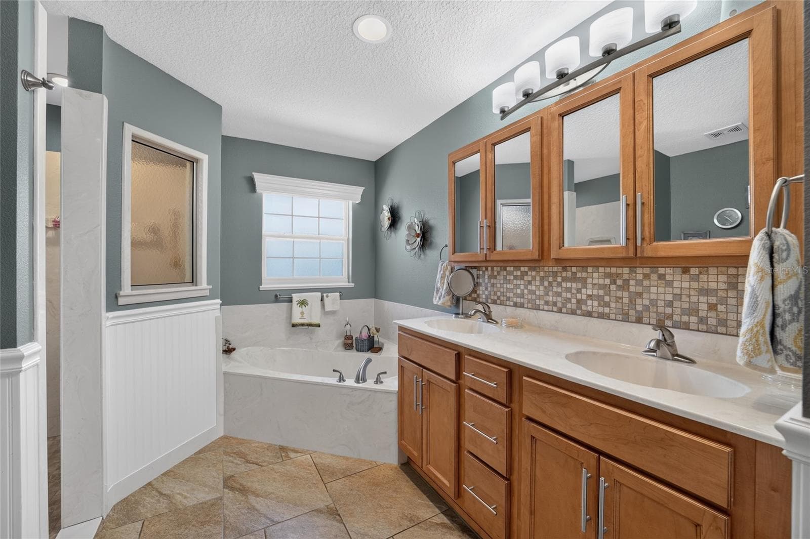 Primary en-suite - 16364 SE 89TH TER, SUMMERFIELD