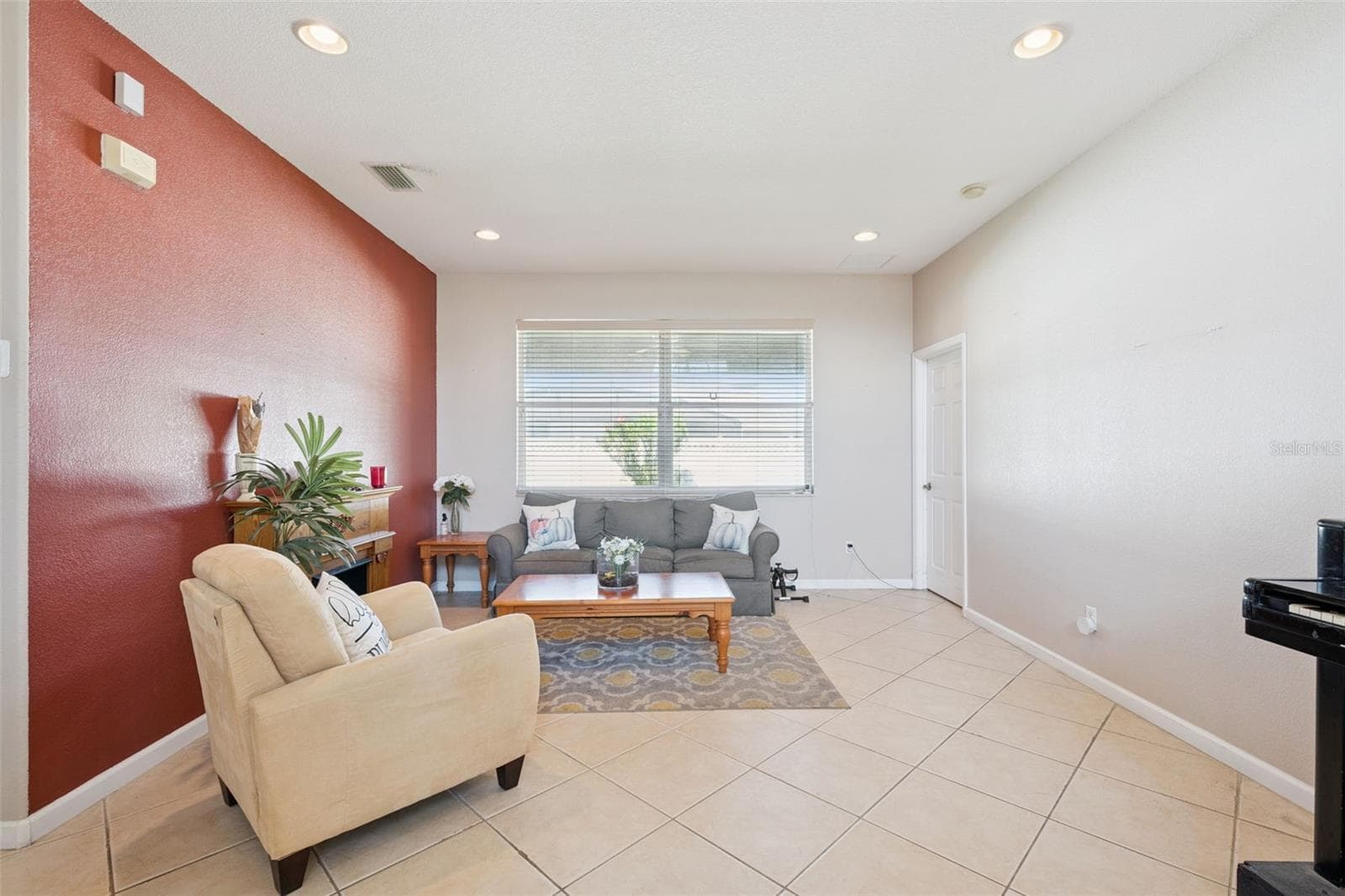 Single Family Residence at 2930 WHITE CEDAR CIR, KISSIMMEE, photo 4 of 24