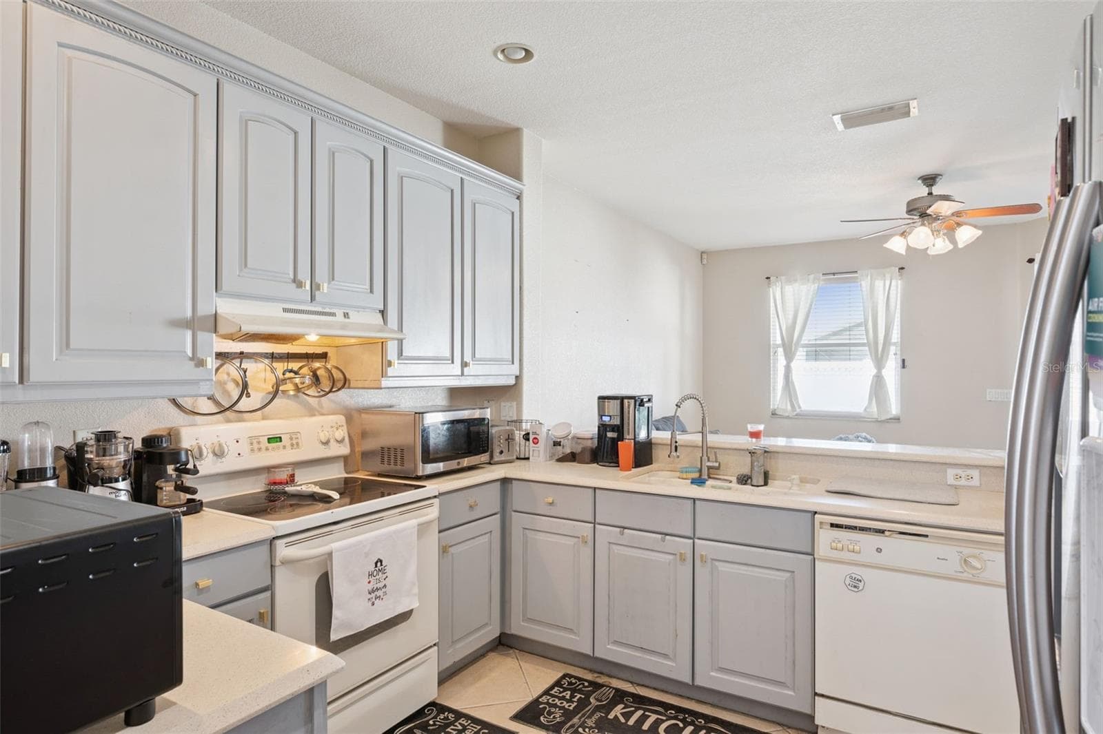 Single Family Residence at 2930 WHITE CEDAR CIR, KISSIMMEE, photo 6 of 24
