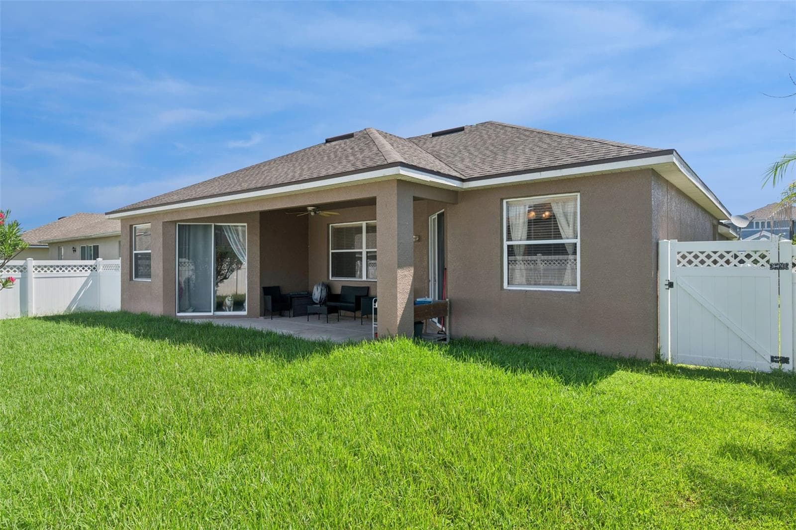 Single Family Residence at 2930 WHITE CEDAR CIR, KISSIMMEE, photo 19 of 24