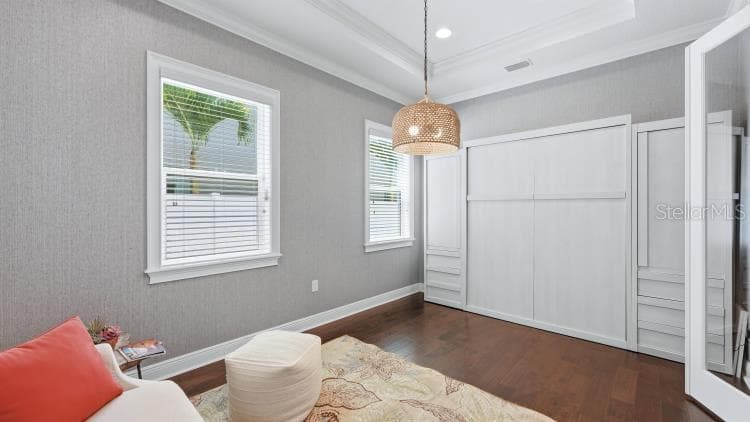 Murphy bed converts flex room to guest room - 1850 MAGNOLIA ST, SARASOTA