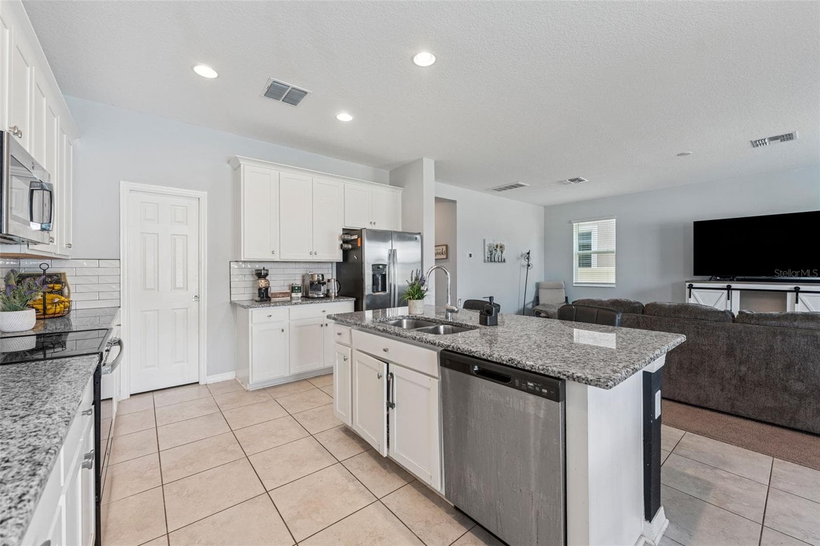 Single Family Residence at 3047 ADAMS CROSS DR, ZEPHYRHILLS, photo 12 of 41