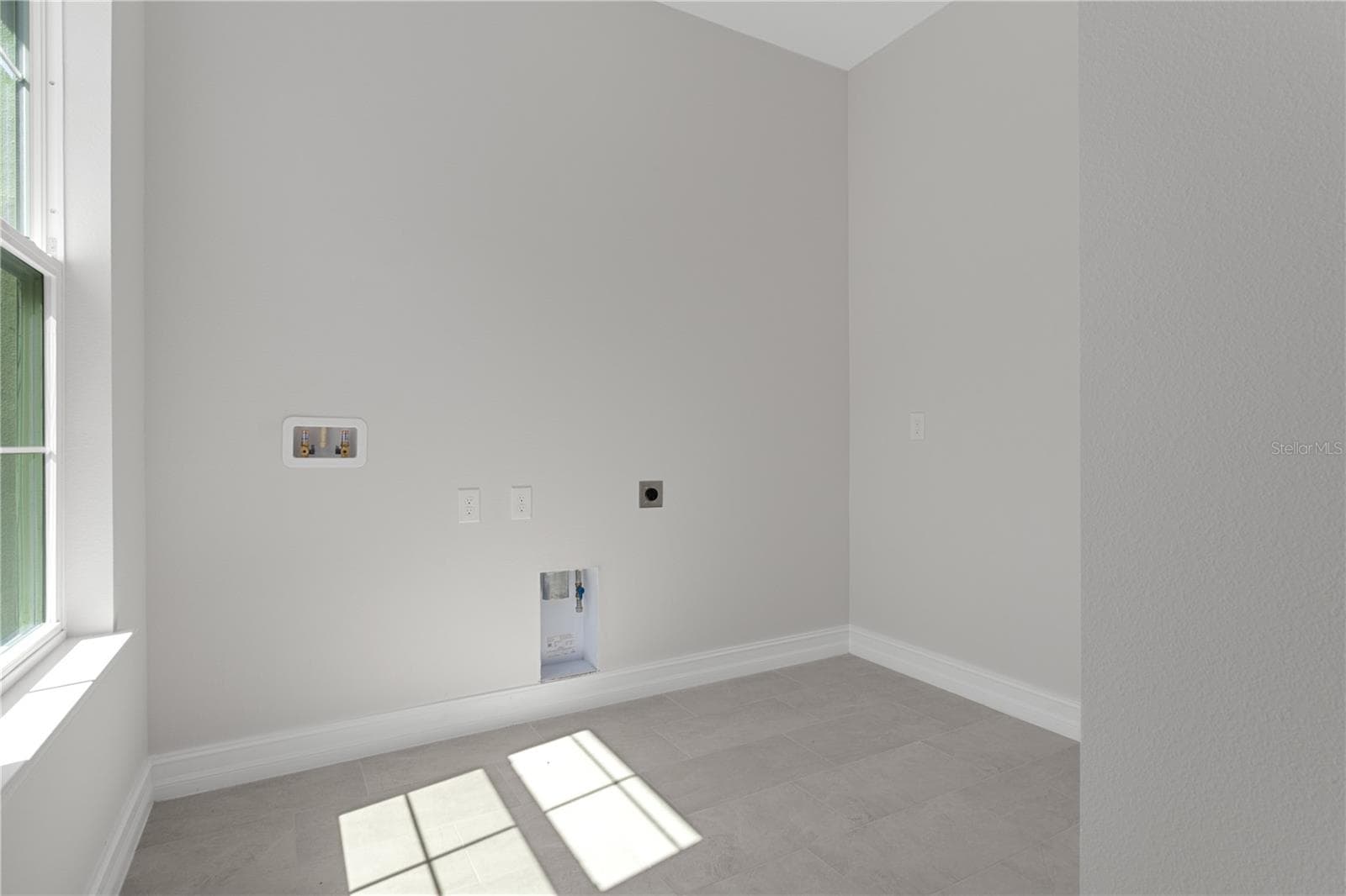 Laundry room - 3926 SOUTHERN VALLEY LOOP, BROOKSVILLE