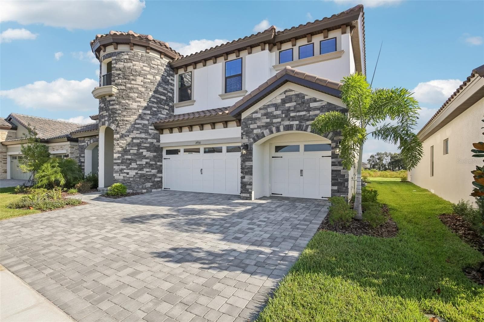 Single Family Residence at 14930 RIDER PASS DR, LITHIA, photo 2 of 66