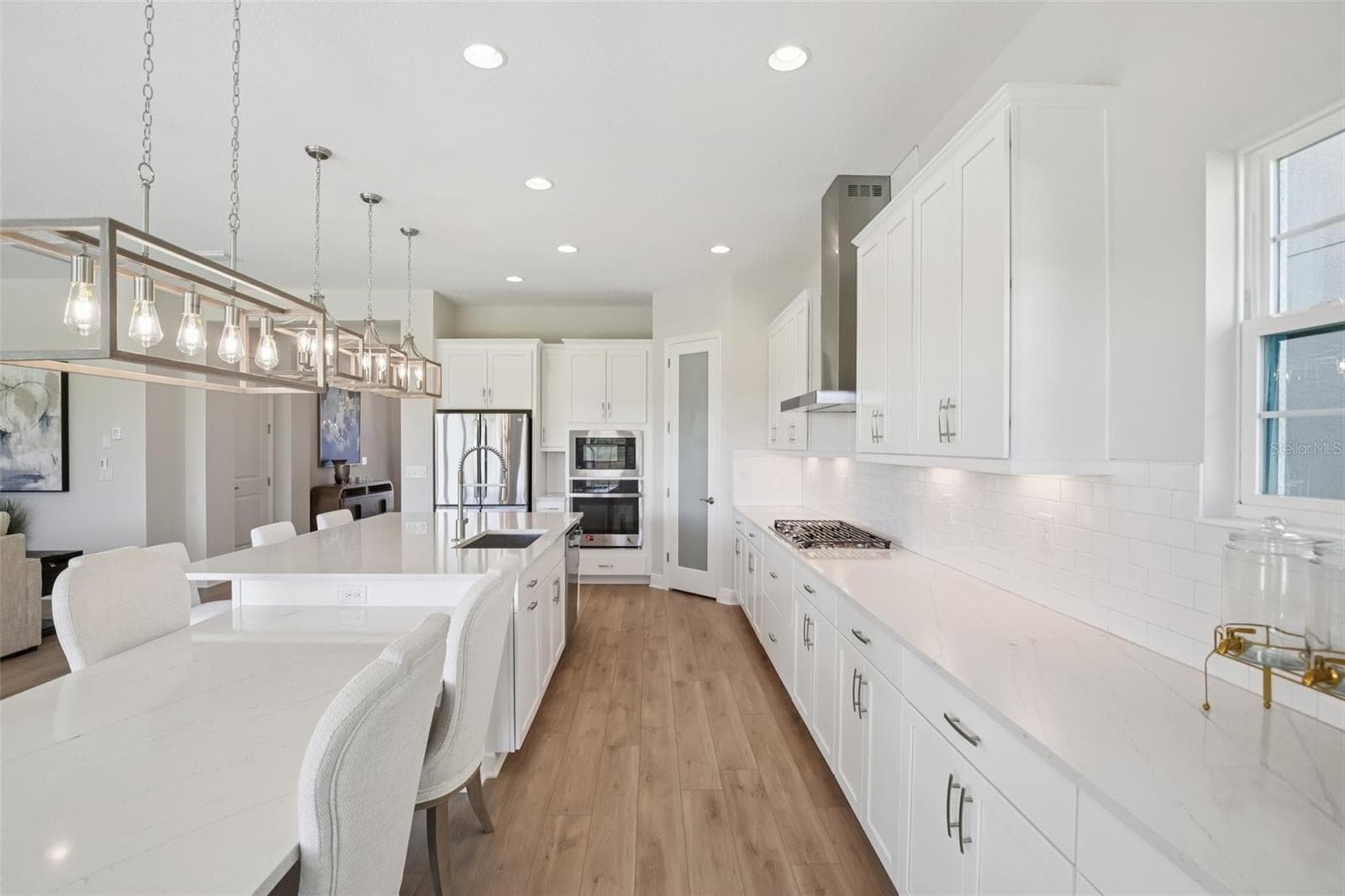 Single Family Residence at 14930 RIDER PASS DR, LITHIA, photo 11 of 66