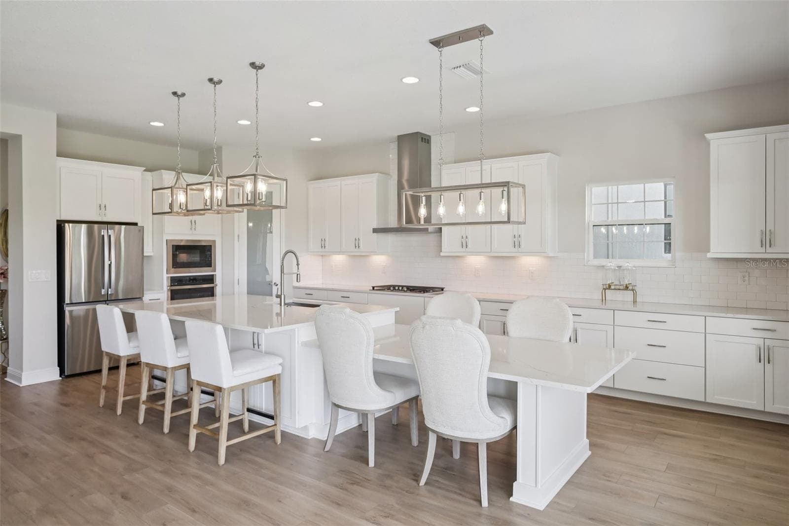 Single Family Residence at 14930 RIDER PASS DR, LITHIA, photo 12 of 66