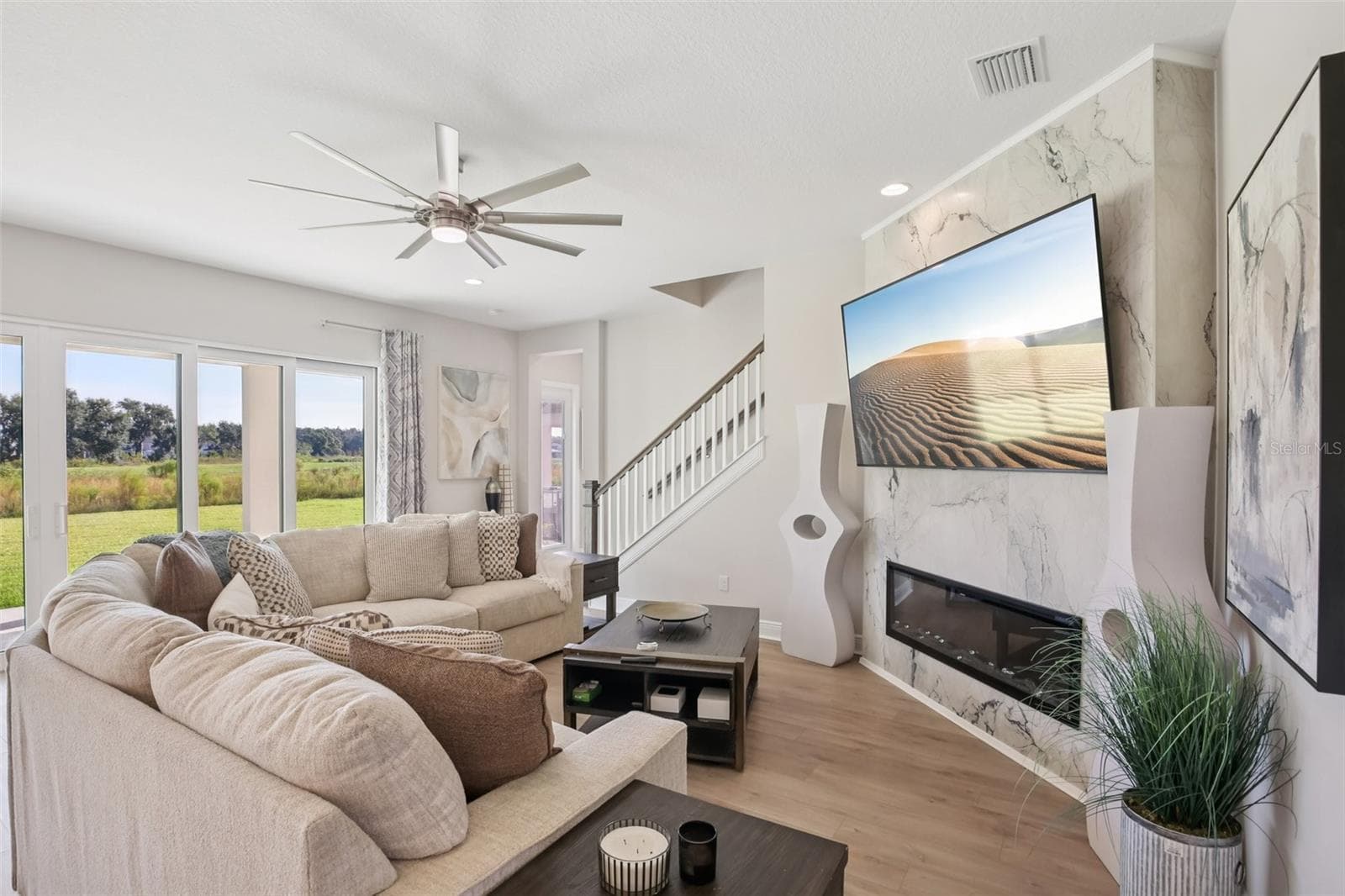 Single Family Residence at 14930 RIDER PASS DR, LITHIA, photo 14 of 66