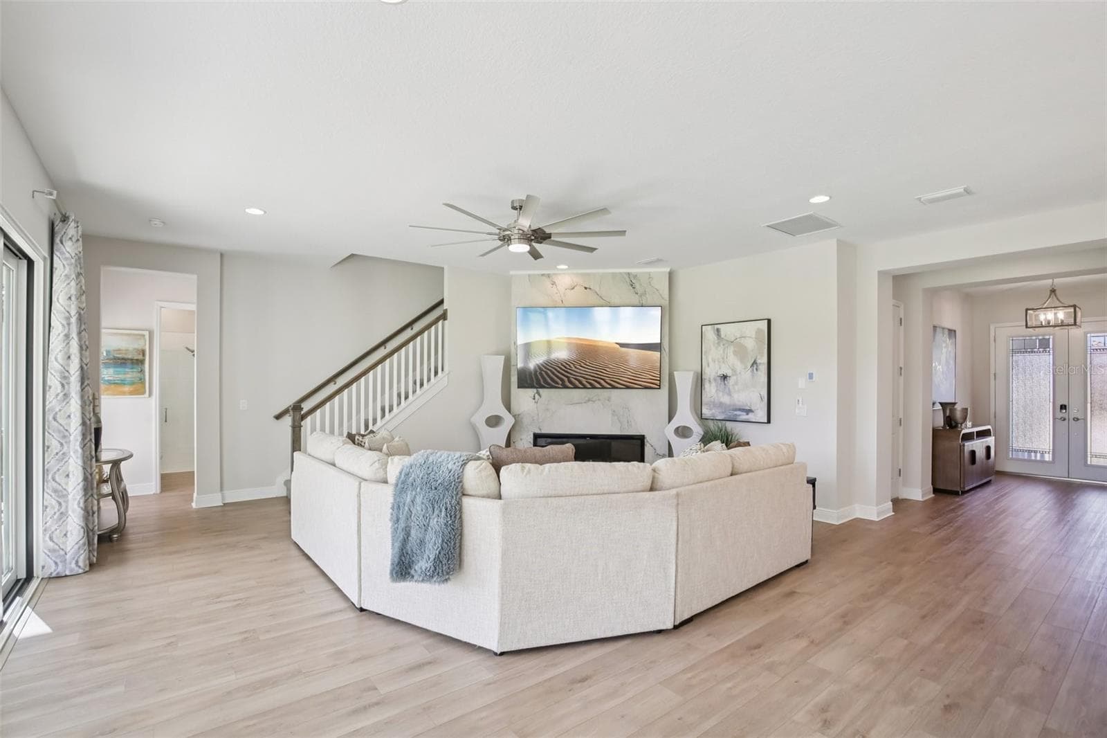 Single Family Residence at 14930 RIDER PASS DR, LITHIA, photo 15 of 66