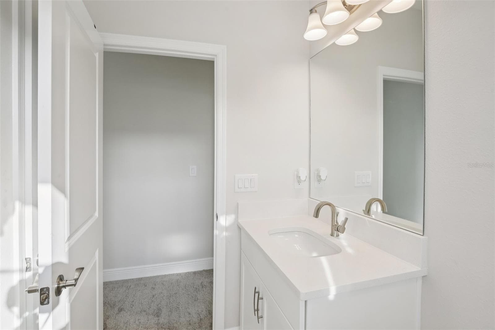 Single Family Residence at 14930 RIDER PASS DR, LITHIA, photo 19 of 66