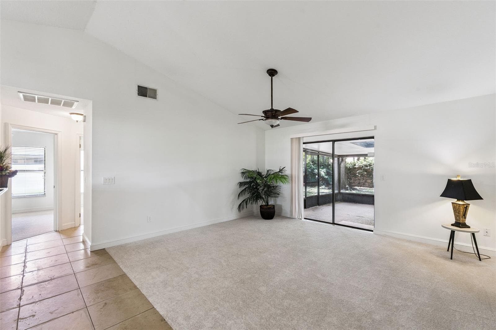 Family Room with Sliding Doors to Patio - 9433 PALM TREE DR, WINDERMERE