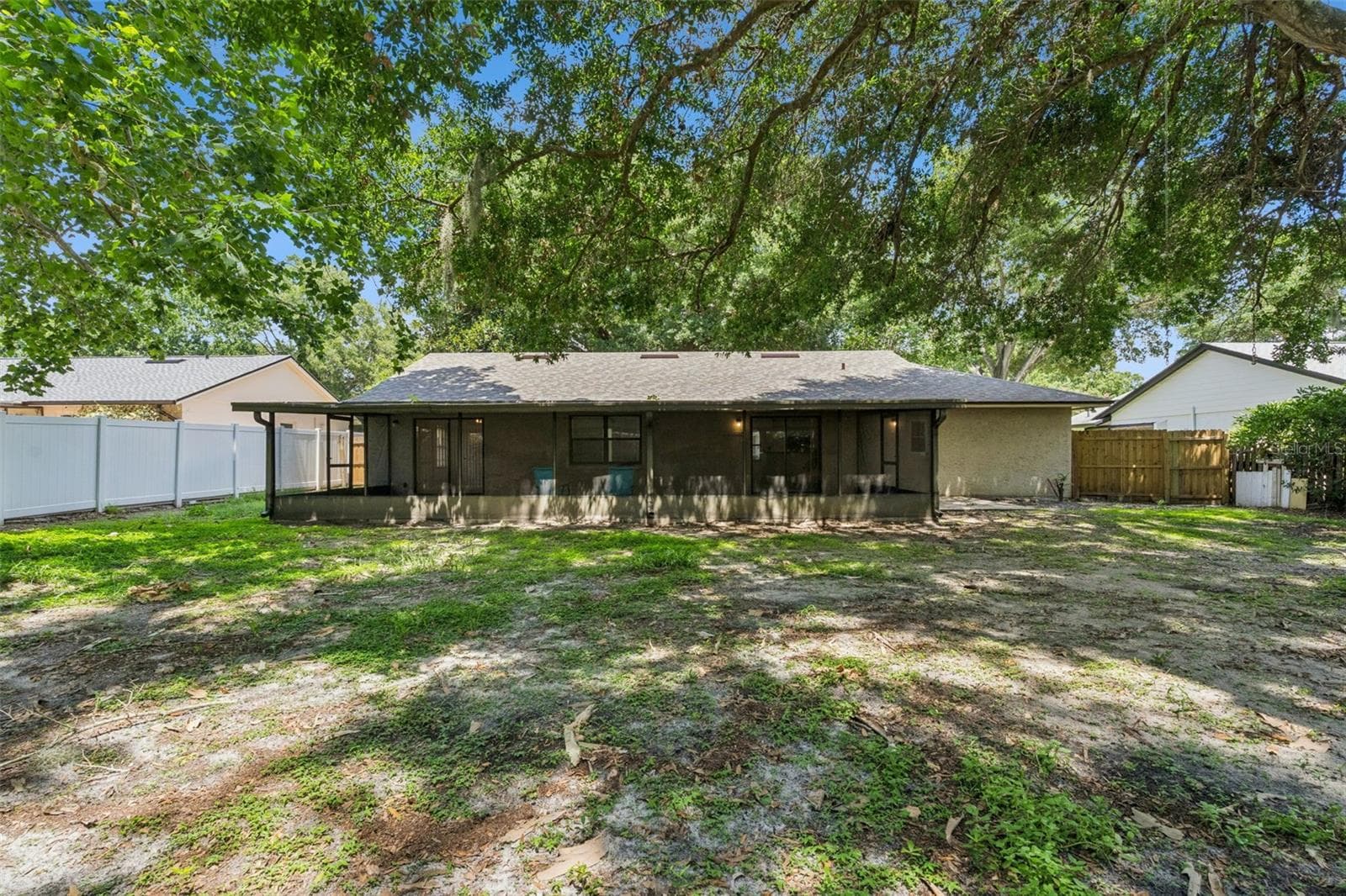 Back of Home - 9433 PALM TREE DR, WINDERMERE